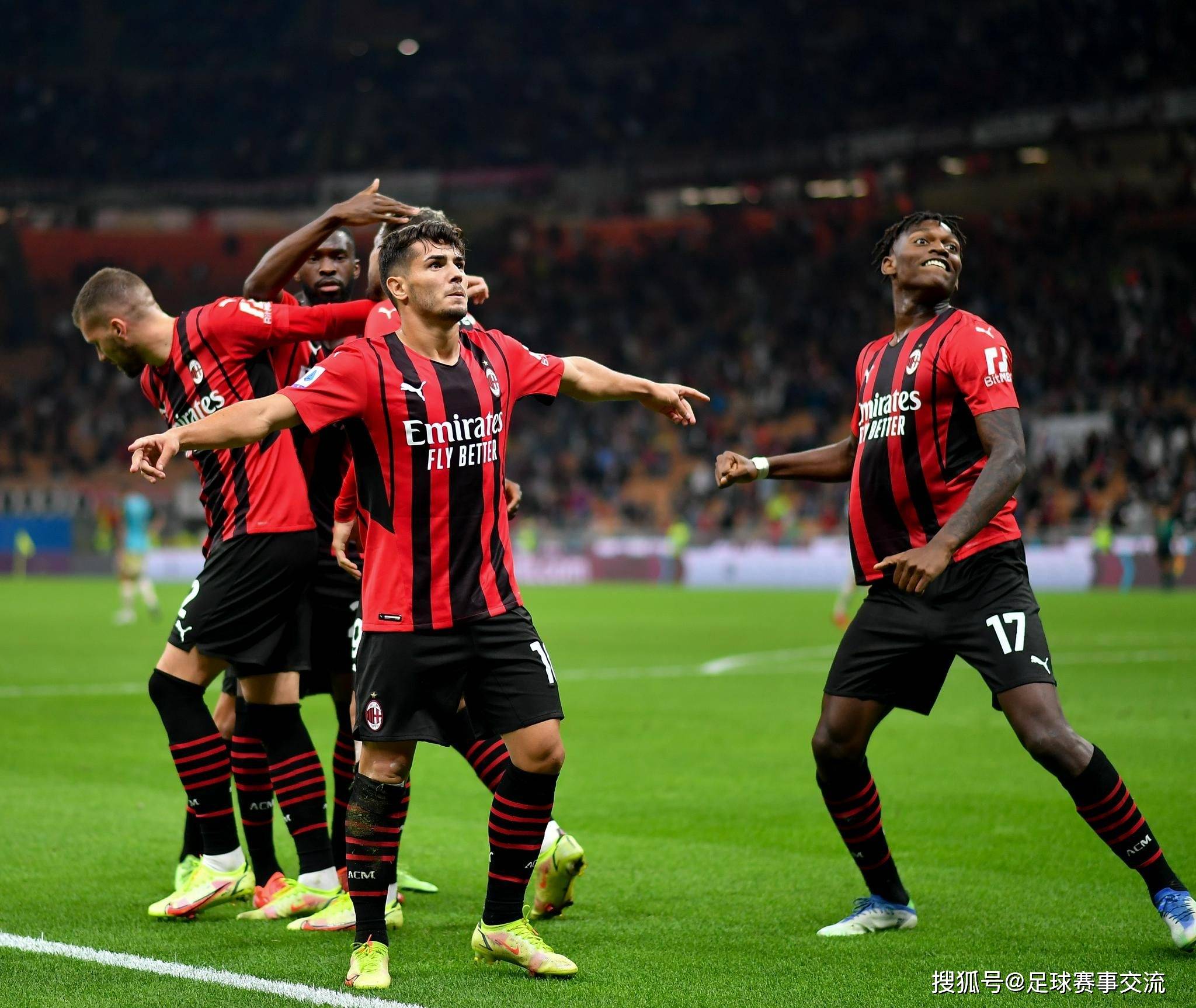 奇异果体育-AC米兰客场大胜都灵，继续领跑积分榜(ac米兰的比赛日程)
